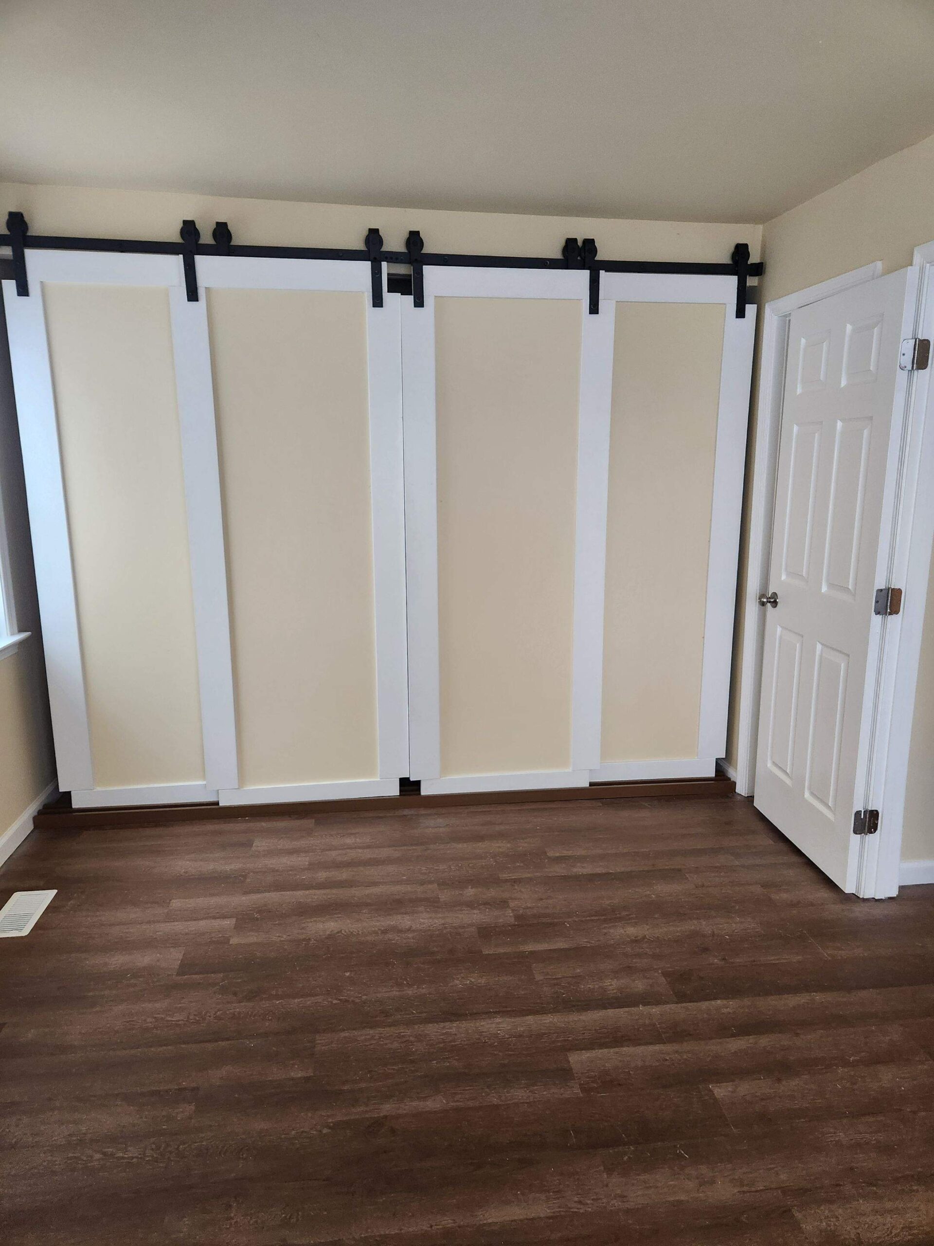 Hagel Circle - After 12